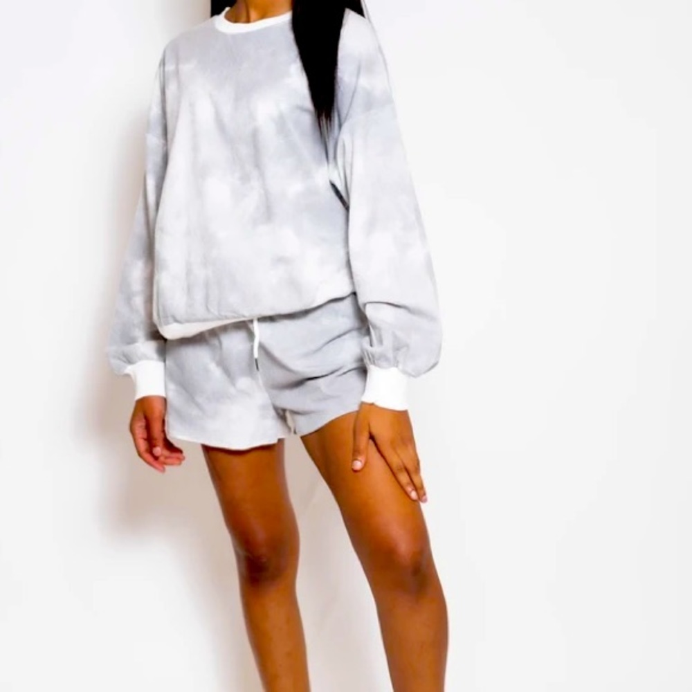 Mendocino Tye Die Print Sweatshirt +Shorts Set